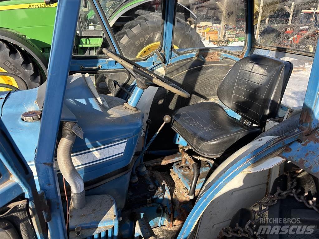 Ford 5000 med lastare Traktoren