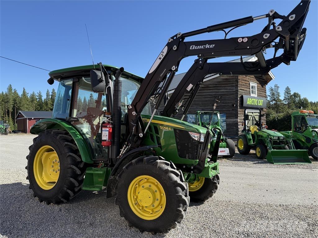 John Deere 5058E Traktoren