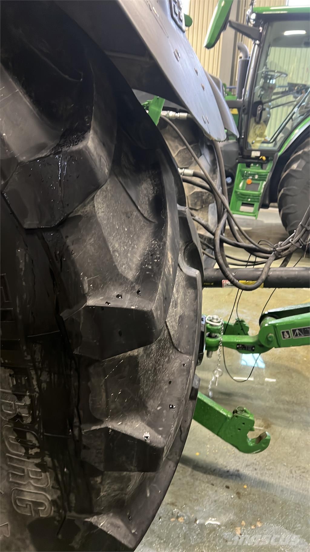 John Deere 6215R Traktoren