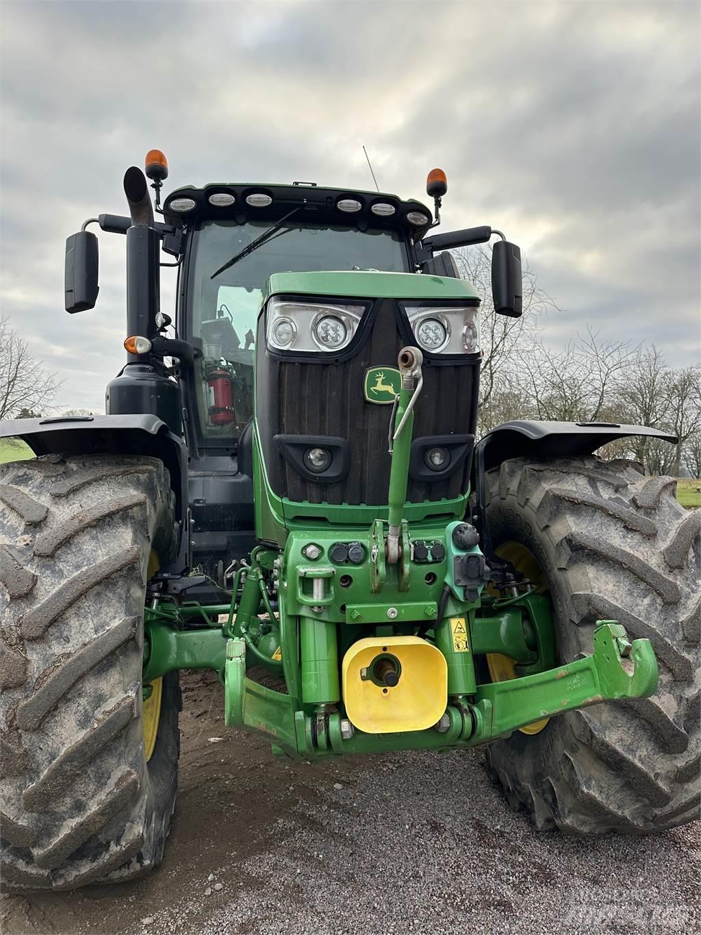 John Deere 6250R Traktoren