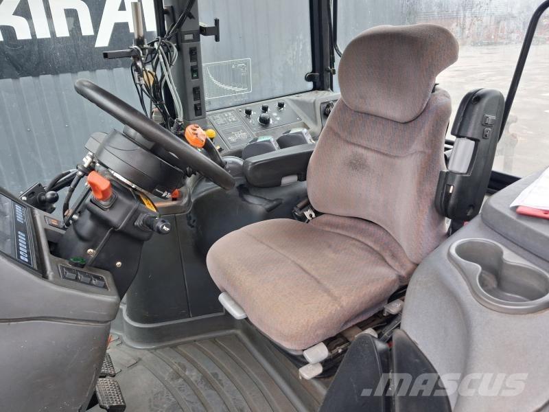 New Holland TM 190 Traktoren