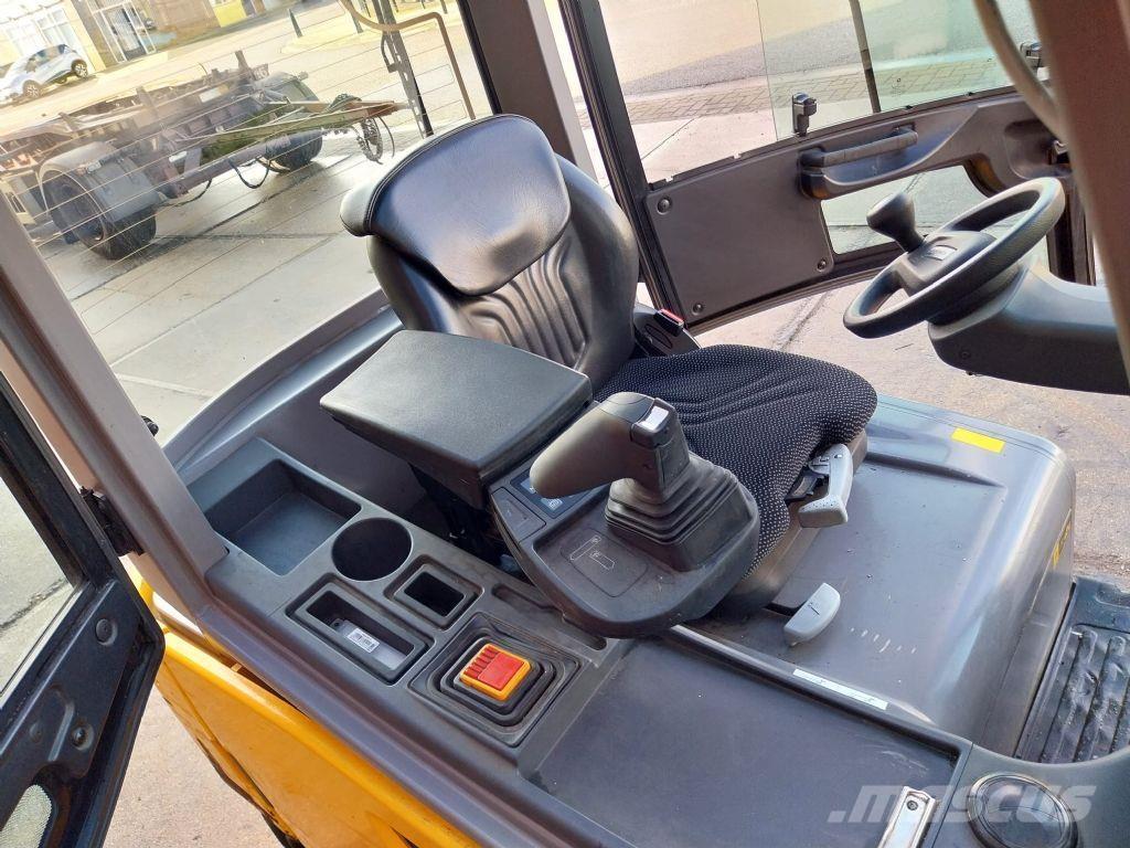 Jungheinrich EFG 320 Elektrostapler