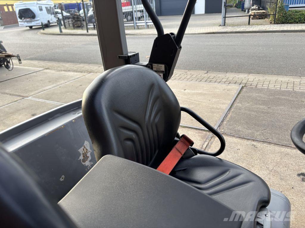 Jungheinrich EFG320 Elektrostapler