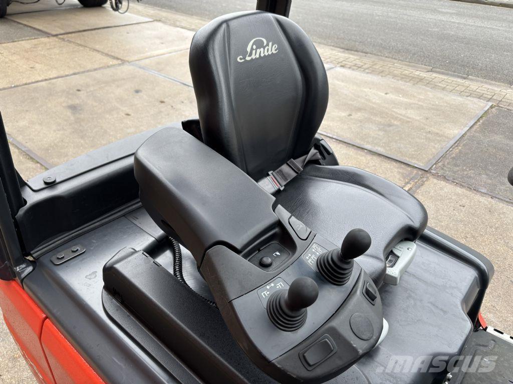 Linde E16L-02 Elektrostapler