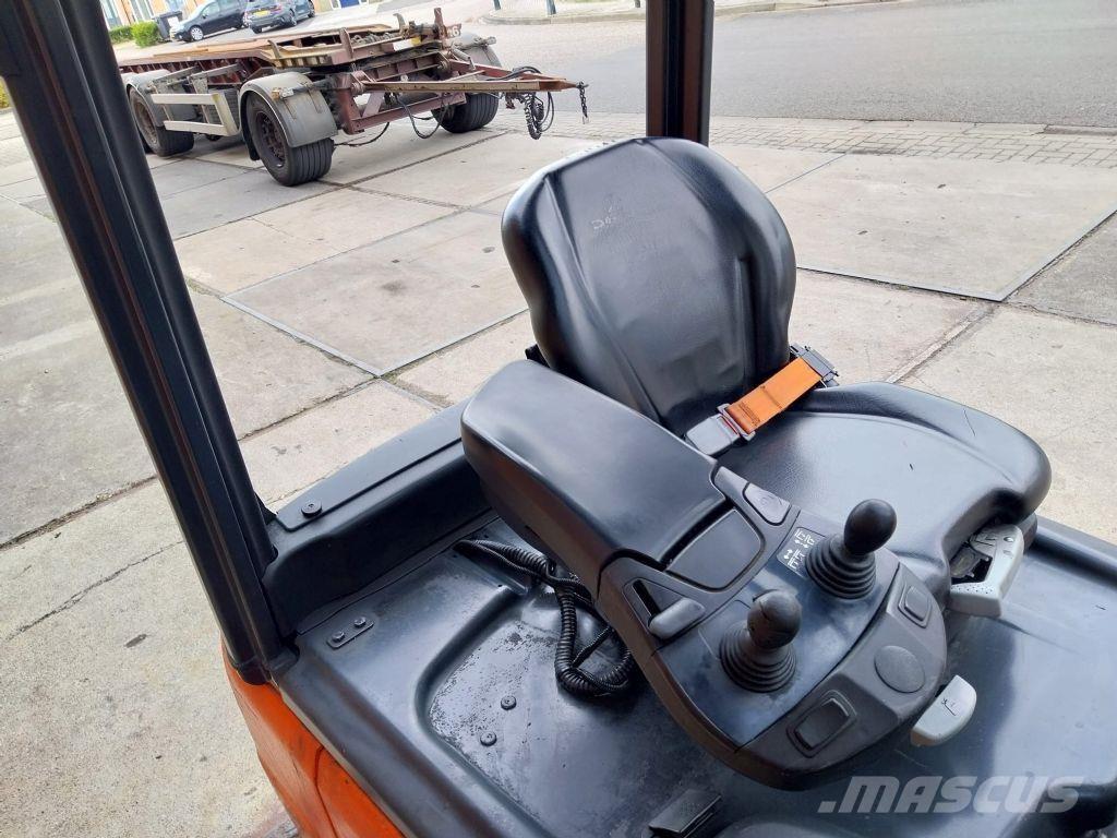 Linde E20L-02 Elektrostapler