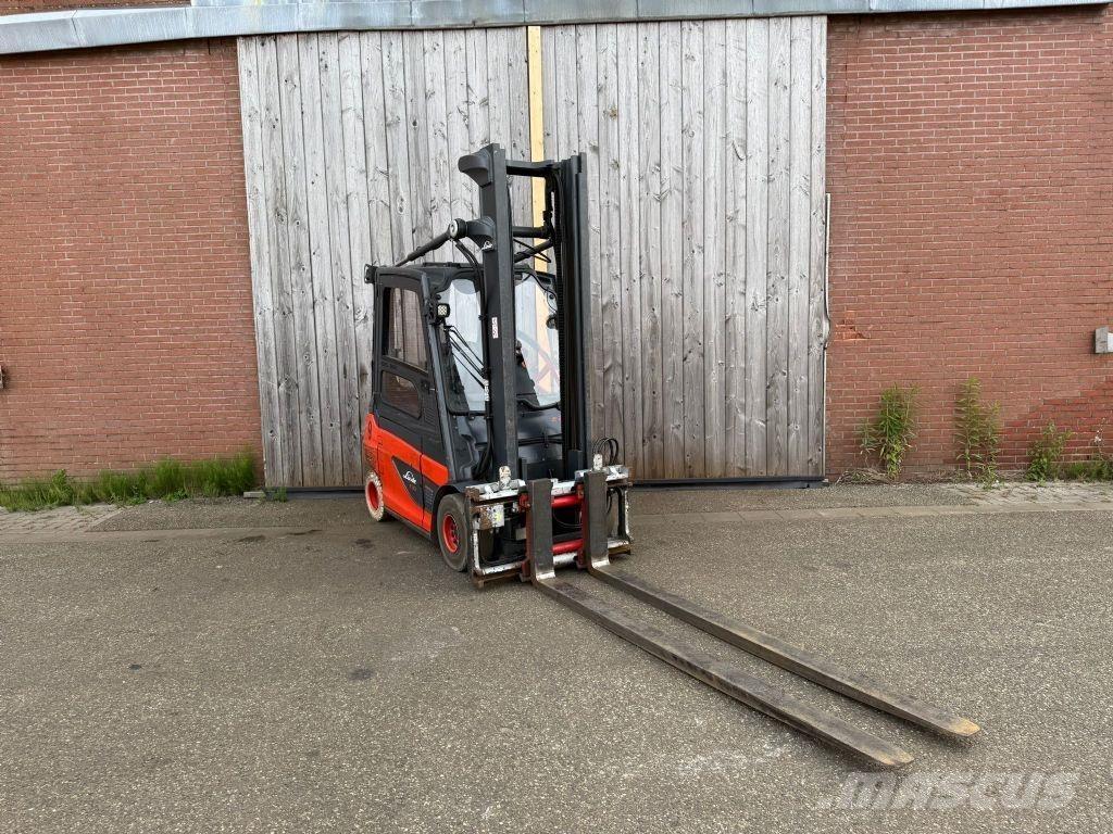 Linde E30-01 Elektrostapler