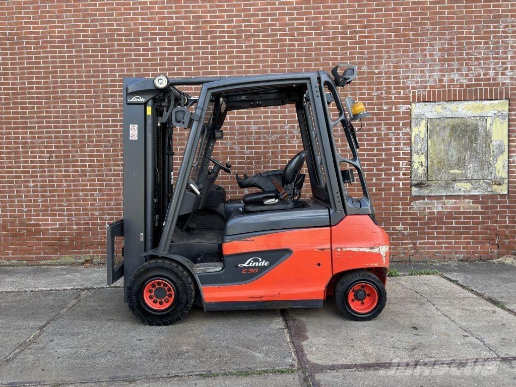 Linde E30-01 Elektrostapler