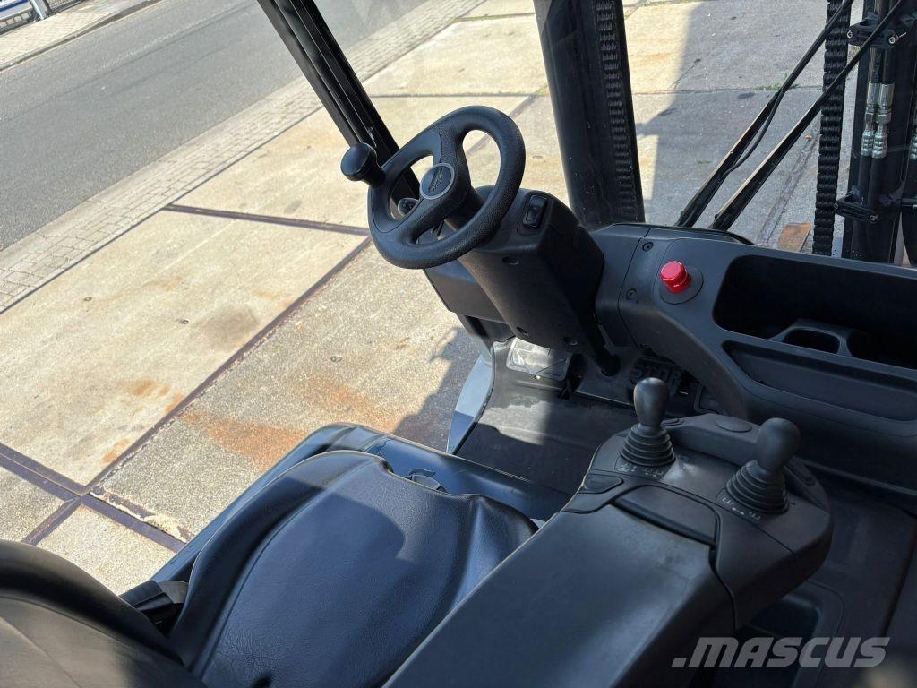 Linde E30L-01 Elektrostapler
