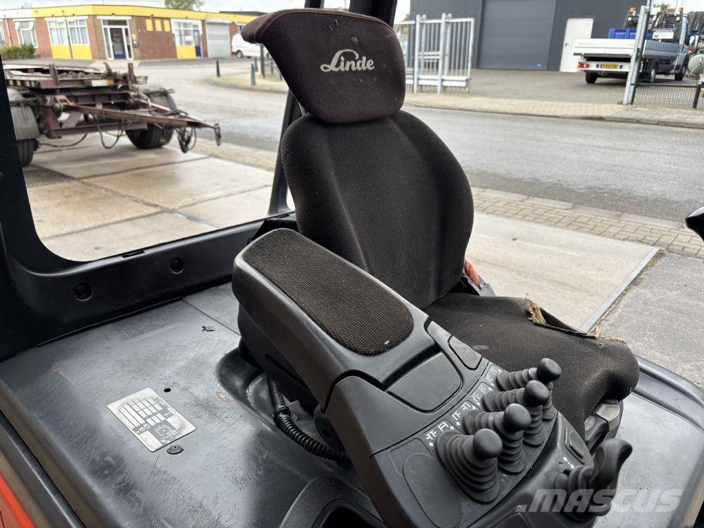 Linde E30L-01 Elektrostapler