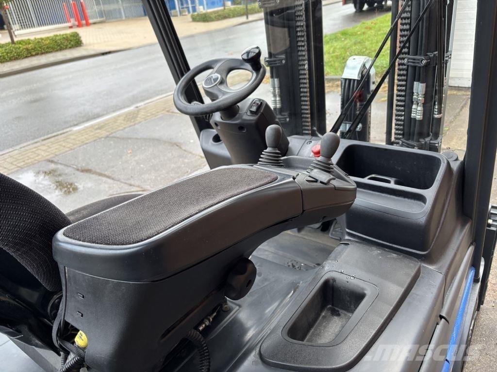 Linde E30L-01 Elektrostapler