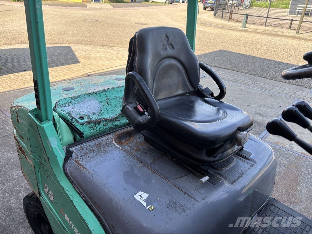 Mitsubishi FD25N Dieselstapler