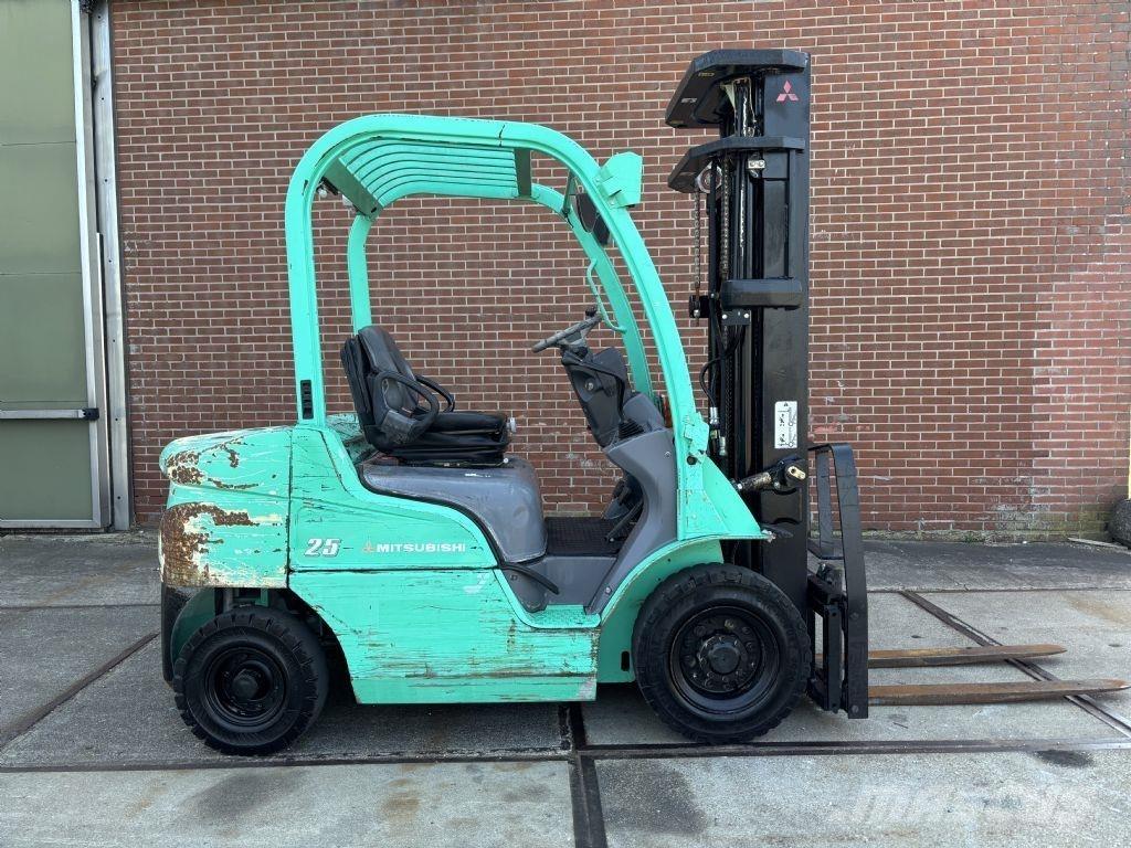 Mitsubishi FD25N Dieselstapler