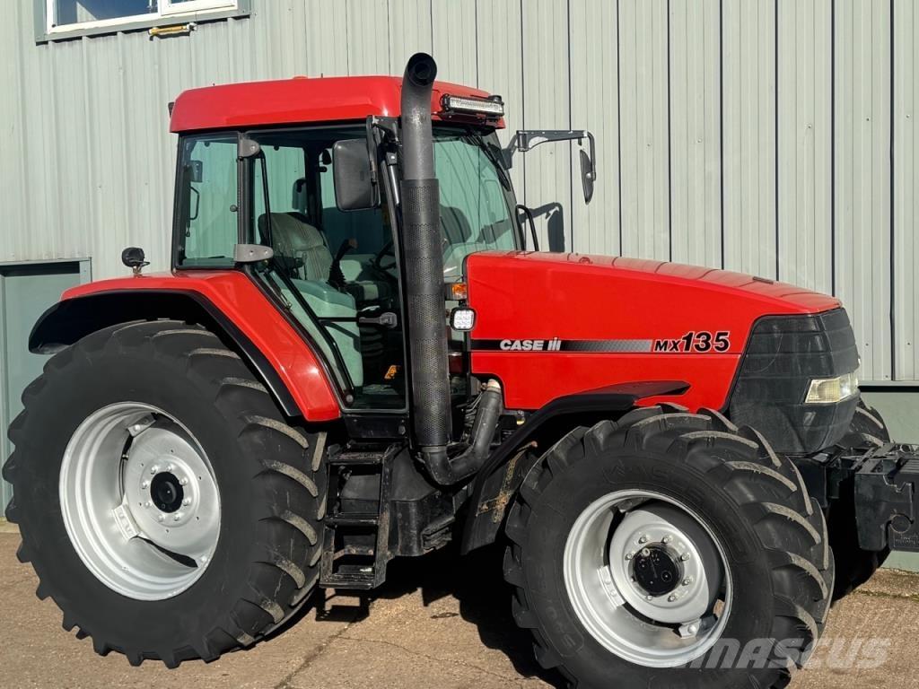 CASE MX 135 Traktoren