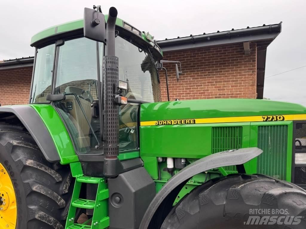 John Deere 7710 Traktoren