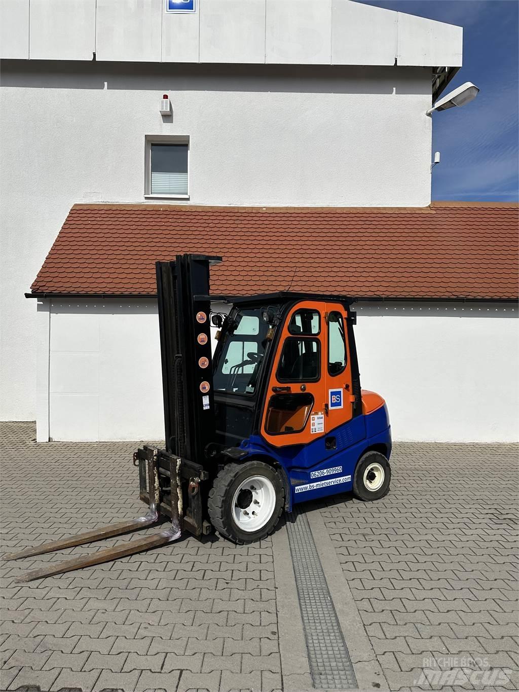 Clark C30D Sonstige Baumaschinen