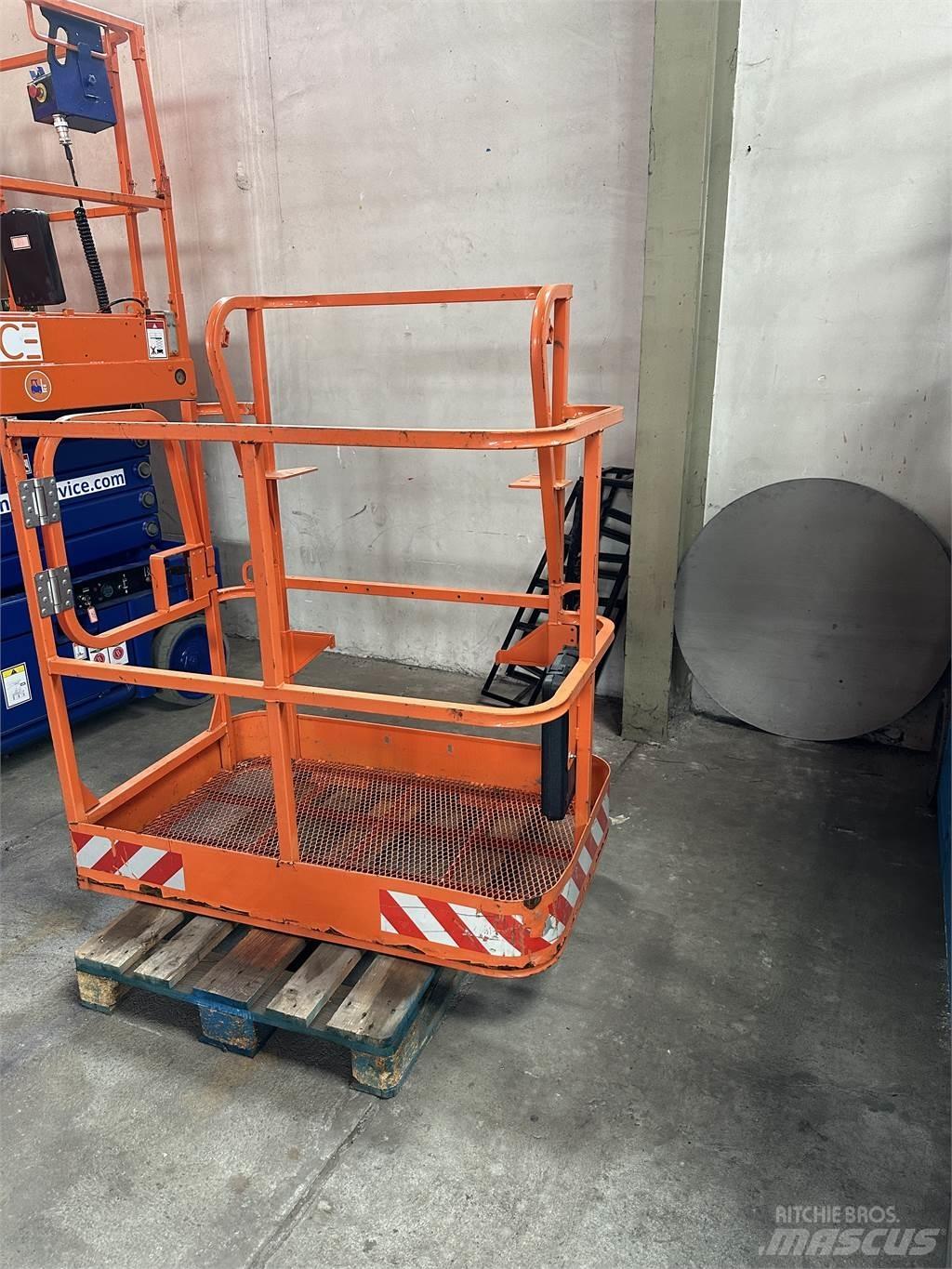 JLG 1001186387s Sonstige Baumaschinen