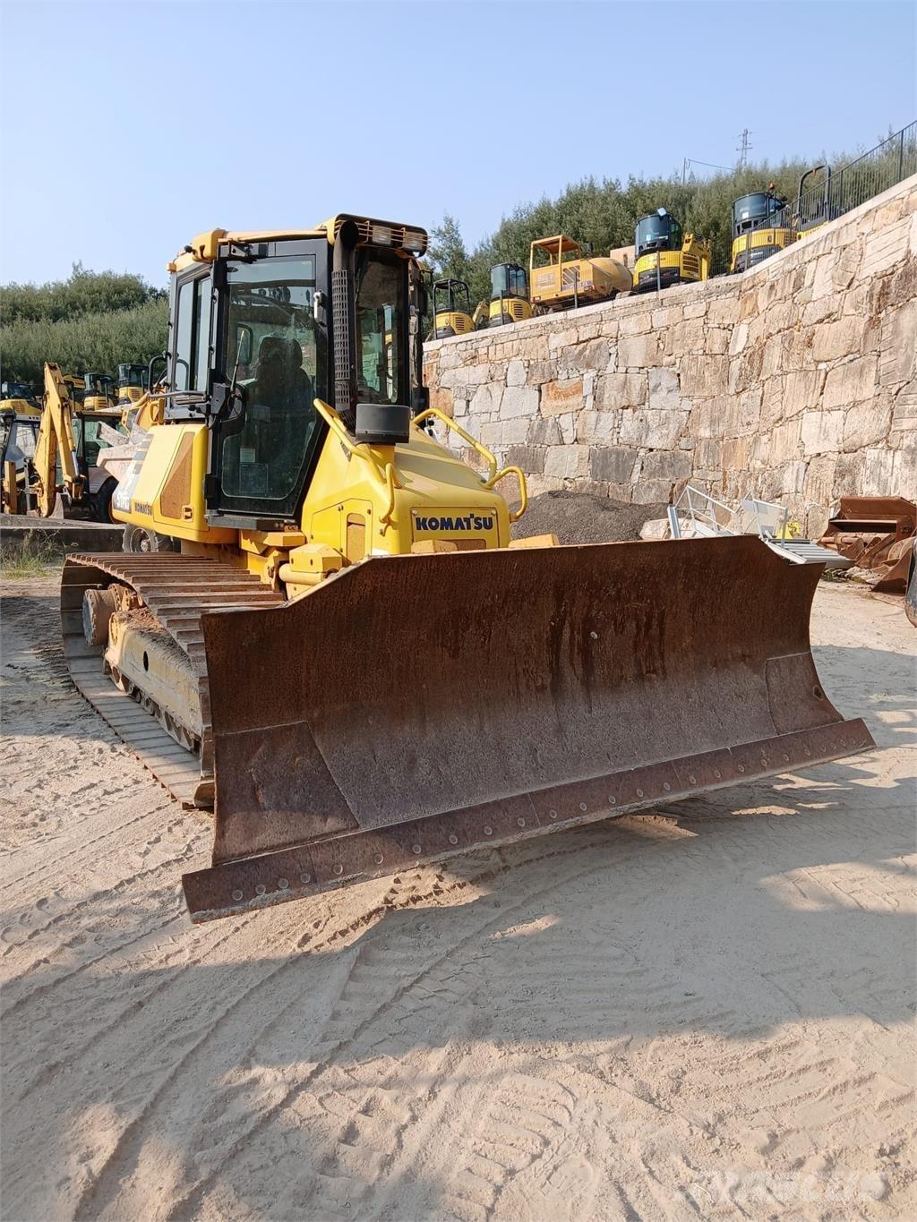 Komatsu D51PXI-22 Rohrverlegeraupen