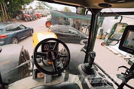 JCB FASTRAC 4220 Traktoren