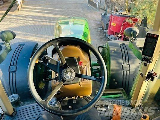 John Deere 8130 Traktoren