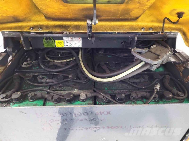 Aisle-Master AM20SHE Narrow aisle truck