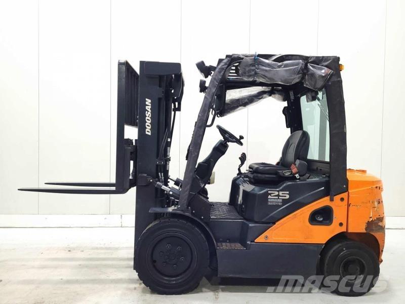 Doosan D25S-7 Dieselstapler