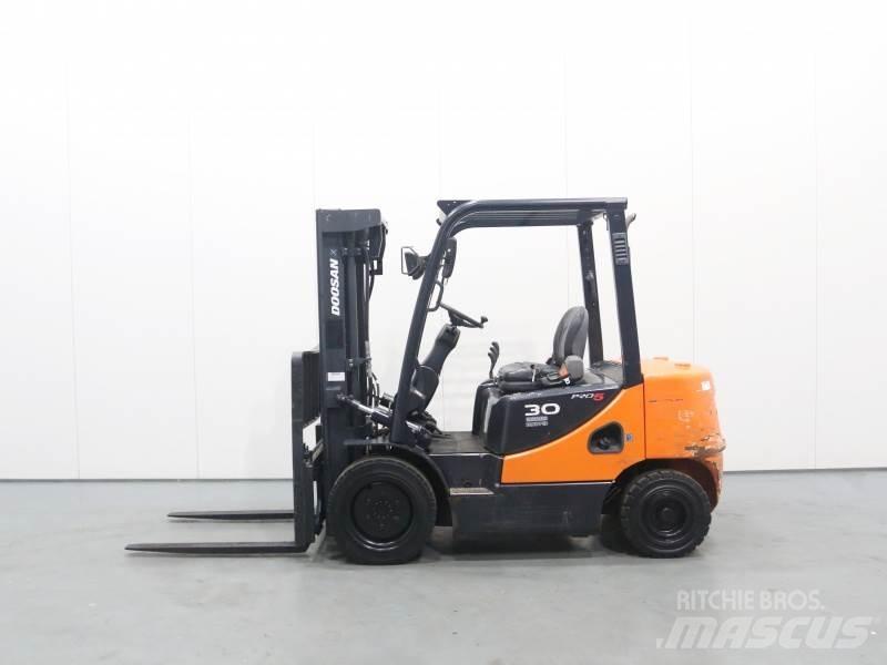 Doosan D30S-5 Dieselstapler