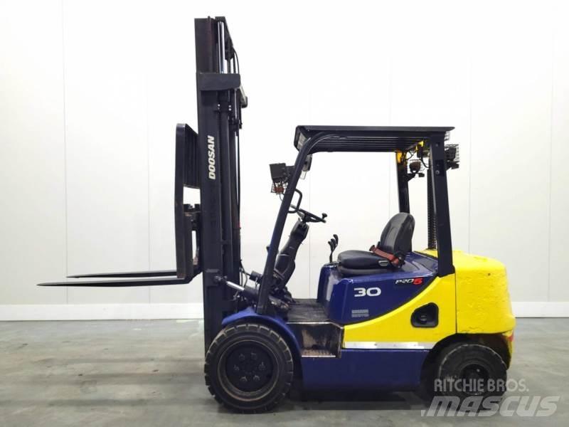 Doosan D30S-5 Dieselstapler