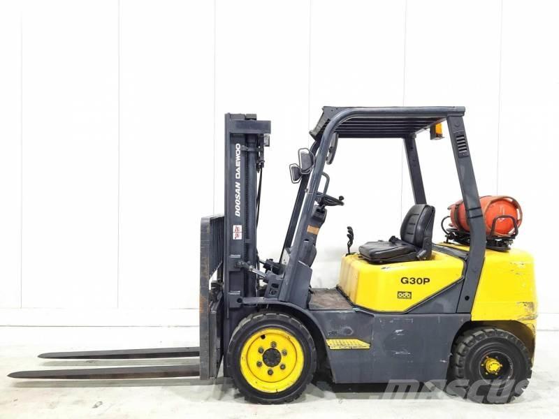 Doosan GP30-3 Gasstapler