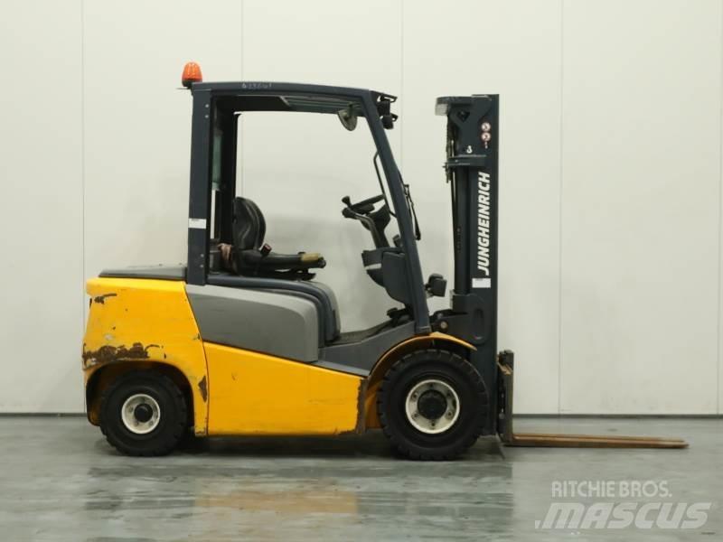 Jungheinrich DFG 425 Dieselstapler