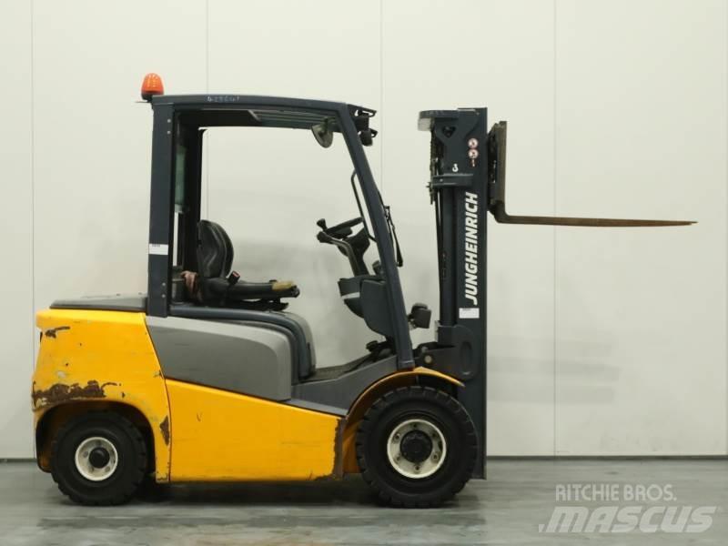 Jungheinrich DFG 425 Dieselstapler