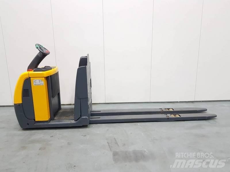 Jungheinrich ECE220 XL Mittelhub-Kommissionierer