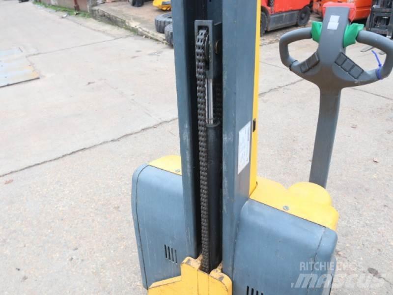 Jungheinrich EMC110 Handgeführter Palettenstapler