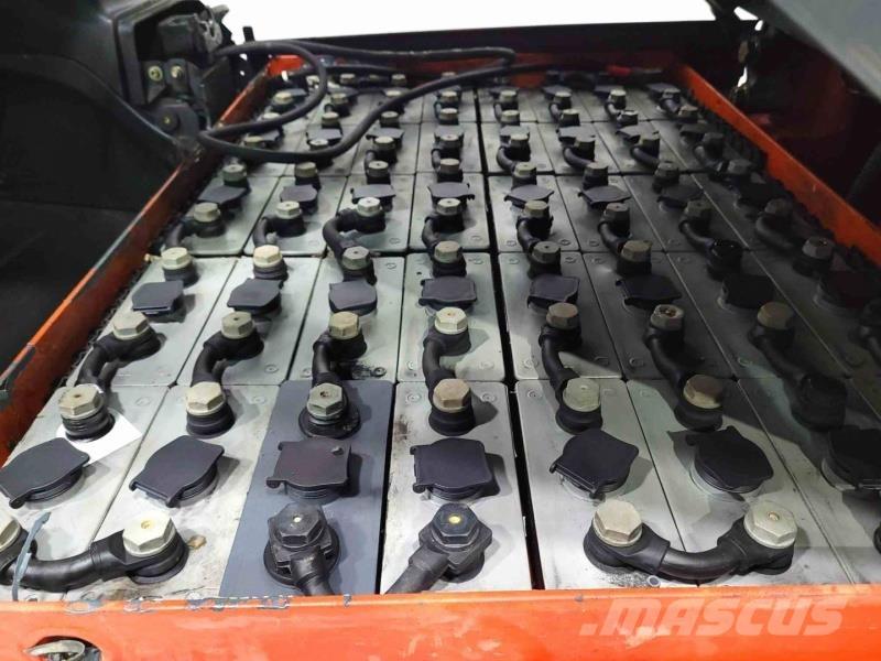 Linde E30-01 Elektrostapler