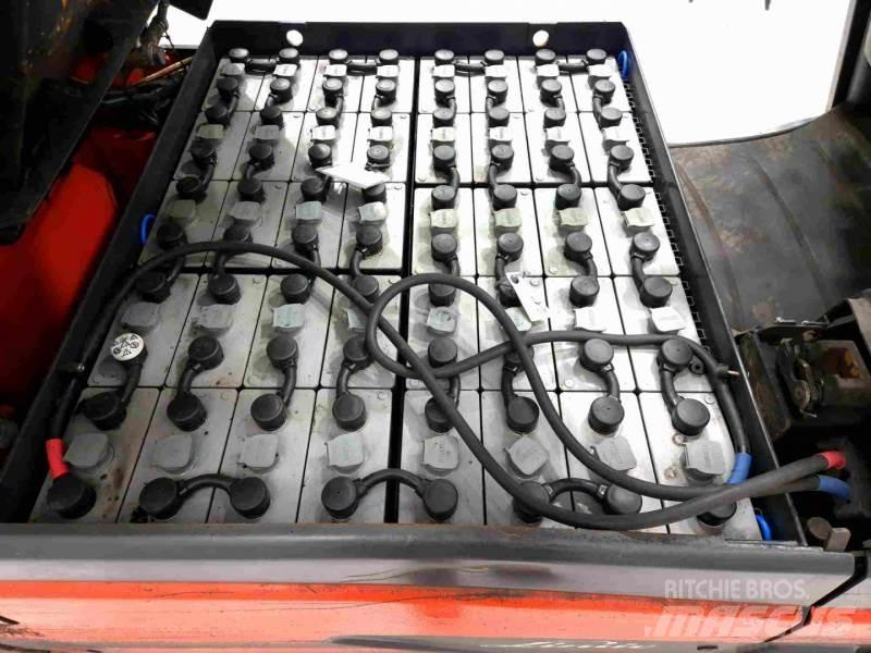 Linde E30L-01 Elektrostapler