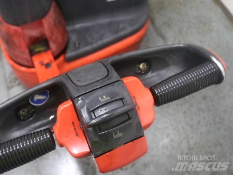 Linde L10 379 Handgeführter Palettenstapler