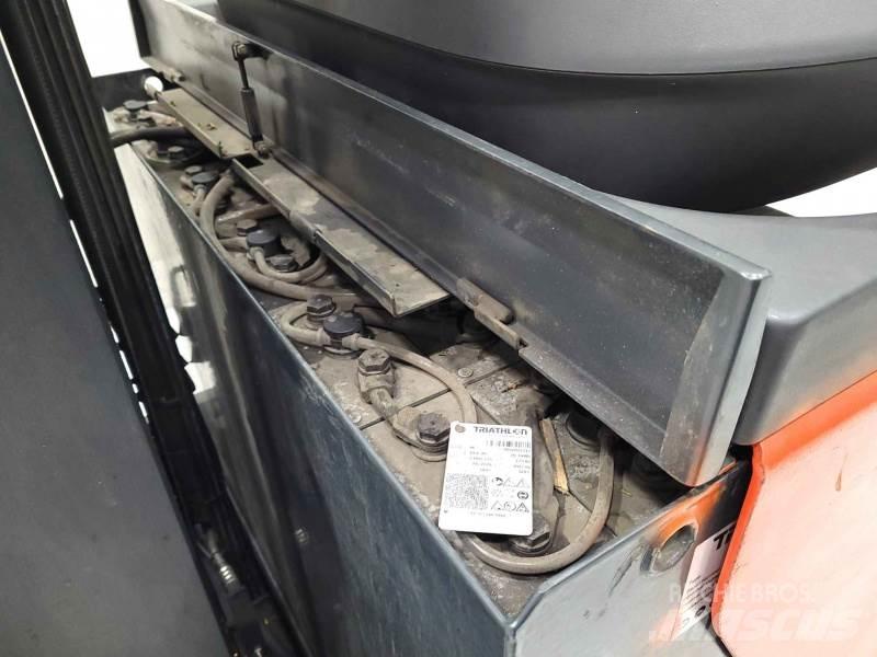 Linde R16HD-01 1120 Schubmaststapler