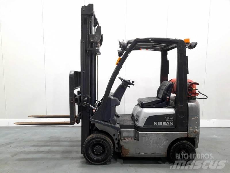 Nissan PD01A15PQ Gasstapler