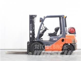 Toyota 02-8FGF30 Gasstapler