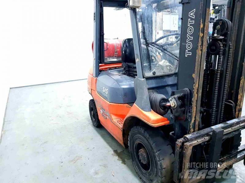 Toyota 42-7FGF25 Gasstapler
