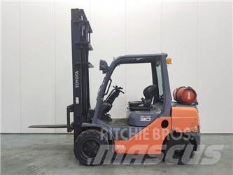 Toyota 8FGF30 Gasstapler