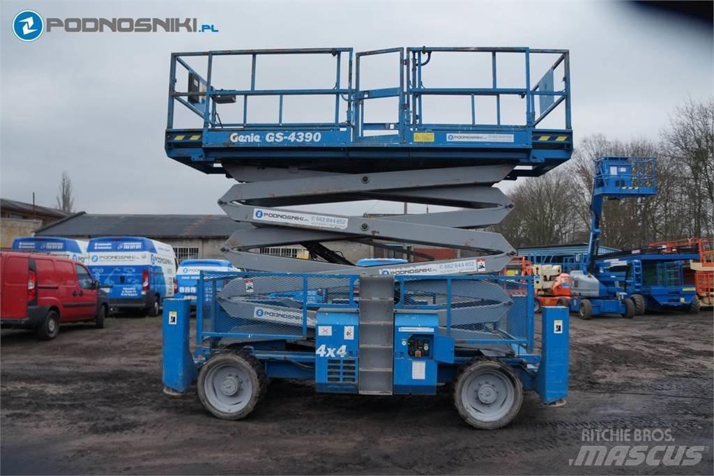 Genie 4390 Scheren-Arbeitsbühnen