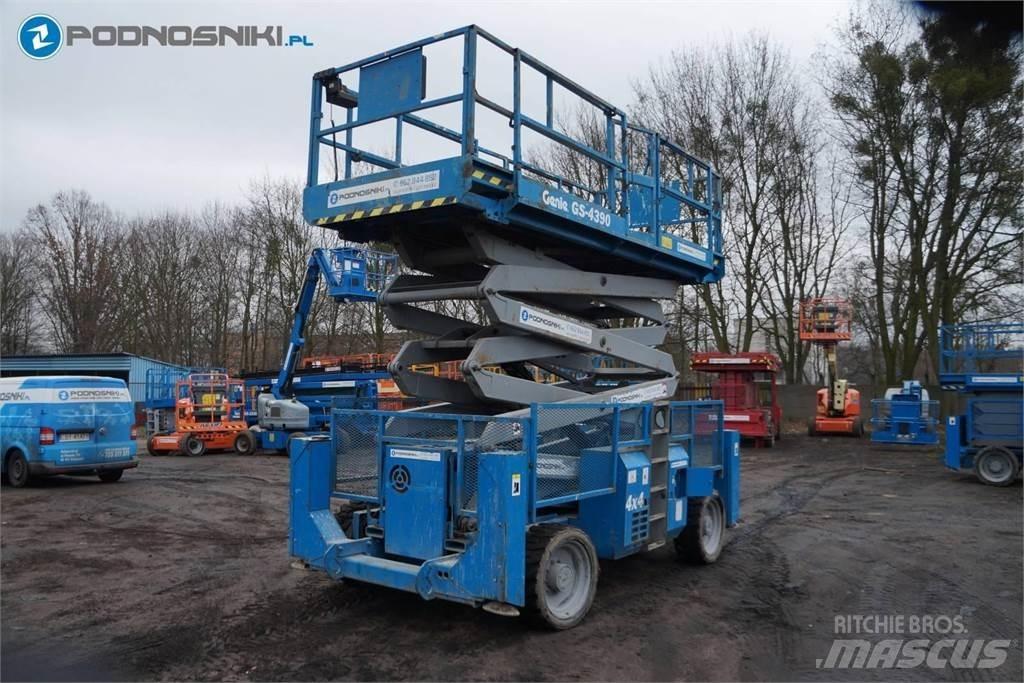 Genie 4390 Scheren-Arbeitsbühnen