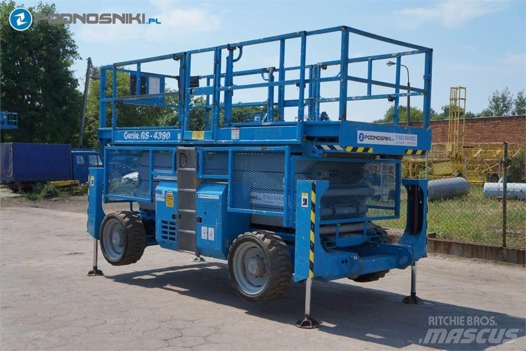 Genie 4390 RT Scheren-Arbeitsbühnen