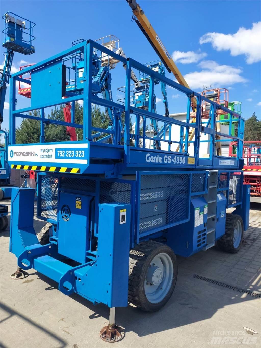 Genie GS-4390 RT Scheren-Arbeitsbühnen