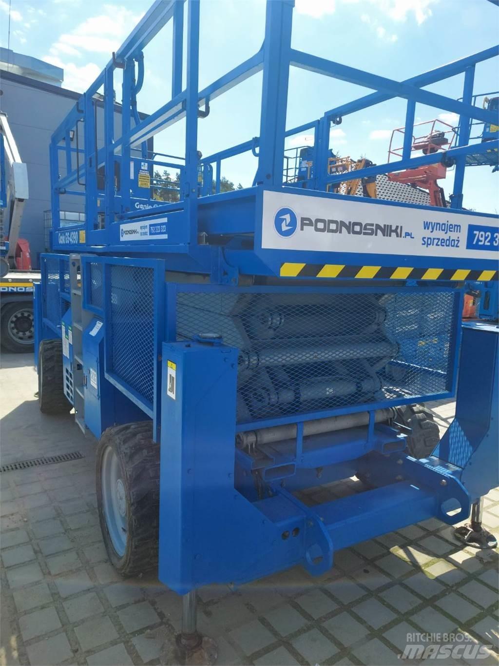 Genie GS-4390 RT Scheren-Arbeitsbühnen