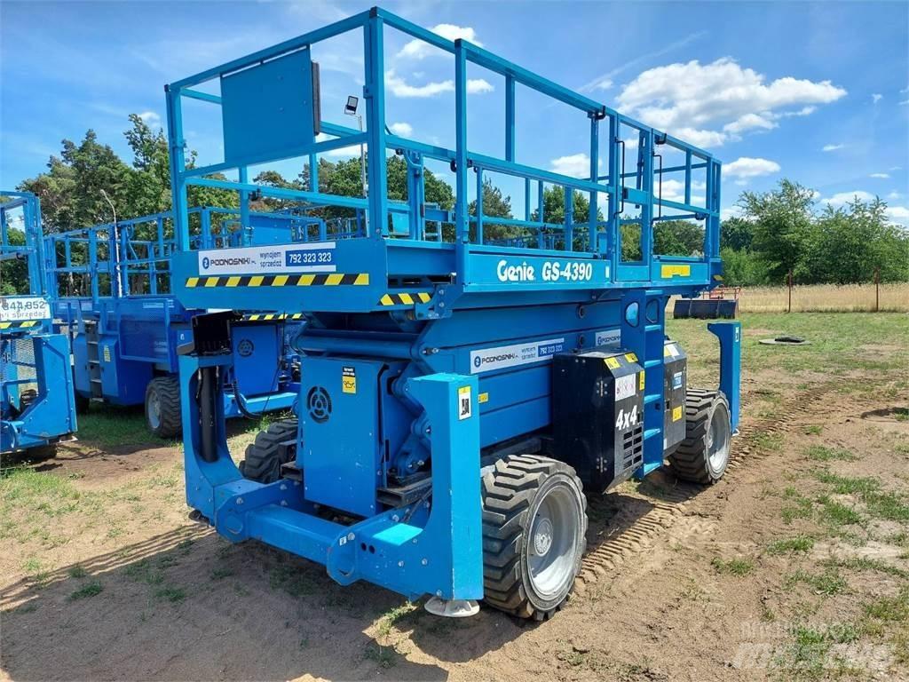Genie GS-4390 RT Scheren-Arbeitsbühnen