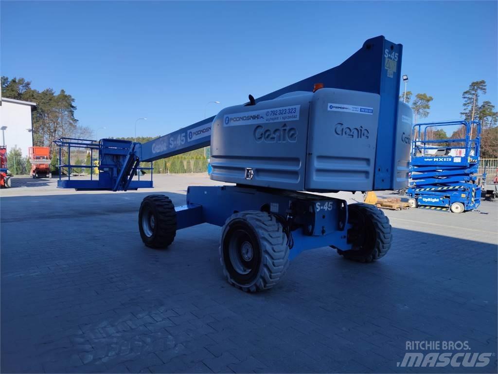 Genie S-45 Teleskopbühnen