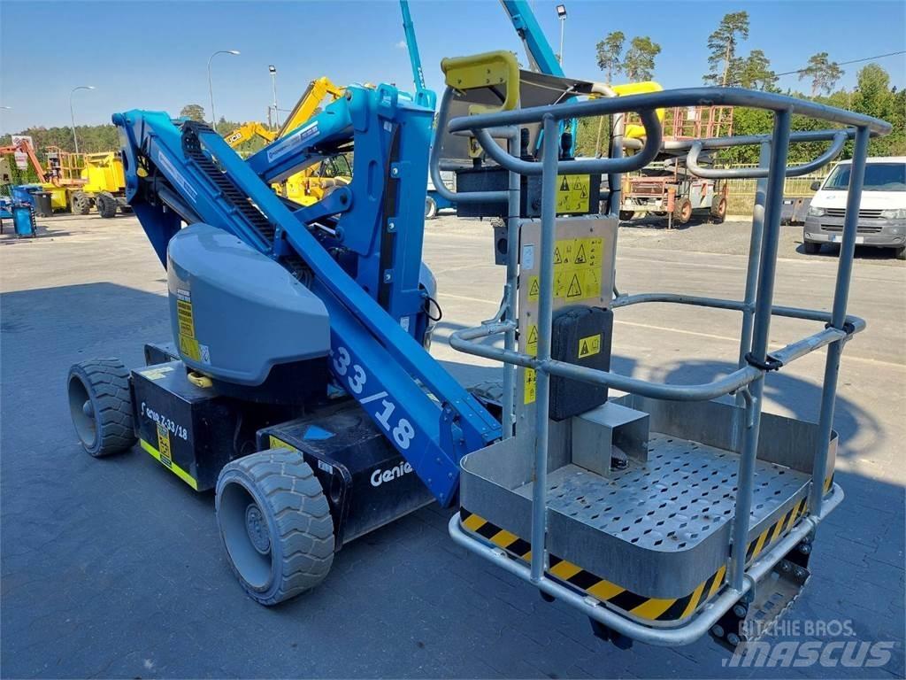 Genie Z-33/18 Gelenkteleskoparbeitsbühnen