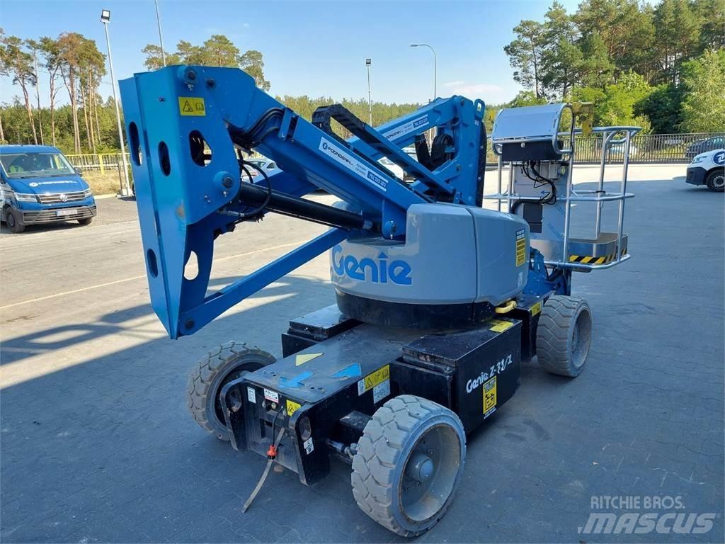 Genie Z-33/18 Gelenkteleskoparbeitsbühnen