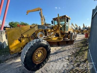 CAT 12H Grader